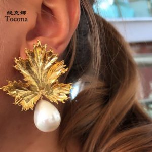 Tocona brincos de pérola luxuosos, pedra pérola com pingente de ouro, folhas, joias geométricas para mulheres, acessórios 8984